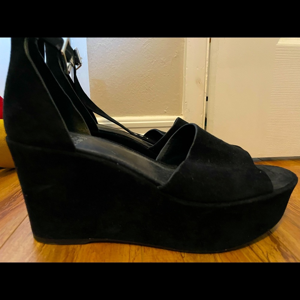 Vince Camuto 90’s Style Velvet Platform Sandals